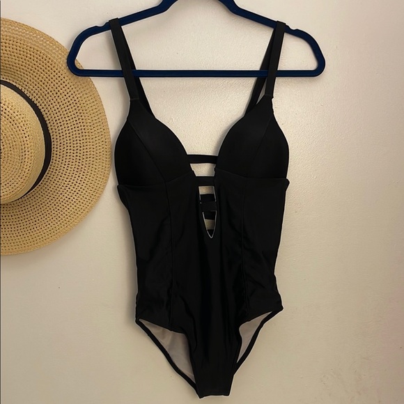 Black Cut-Out Strappy One-Piece Swimsuit Size Medium - Picture 1 of 7